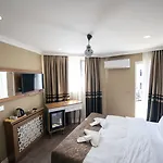 Hotell Golden 3*